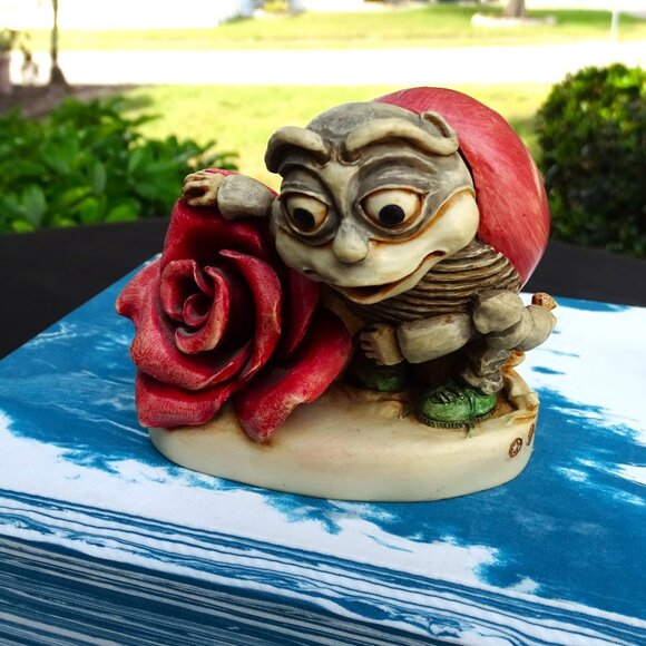 Harmony Kingdom~Byron's Lonely Hearts Club~Ladybug Figurine~1999 Club Piece - Picture 2 of 5